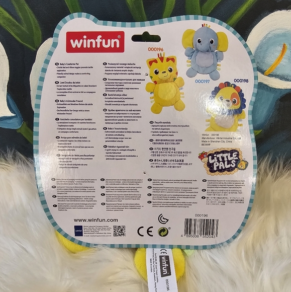 Winfun Baby Comforter Pal - Picture 2 of 3